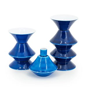 FurniLux Kaarsenhouder set van 3 yack – blauw – 10x10x19 cm FurniLux Kaarsenhouder set van 3 yack – blauw – 10x10x19 cm