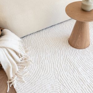 Interieur05 vloerkleed Curve -creme/wit – 200 x 280 cm Interieur05 vloerkleed Curve -creme/wit – 200 x 280 cm
