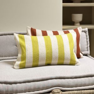 Household Hardware Handgemaakt Wollen Kussen – grote streep – wasabi g Household Hardware Handgemaakt Wollen Kussen – grote streep – wasabi g