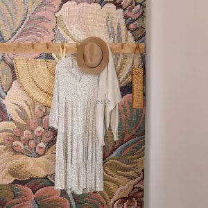ESTAhome fotobehang geborduurd bloemmotief terracotta roze – 186 x 279 ESTAhome fotobehang geborduurd bloemmotief terracotta roze – 186 x 279