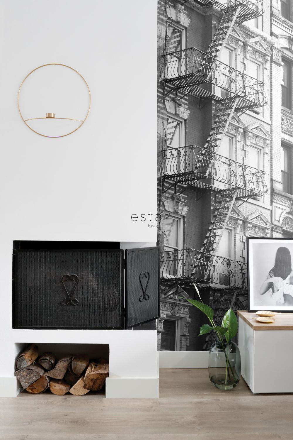 ESTAhome fotobehang brandtrap New York zwart en wit - 186 x 279 cm - 1
