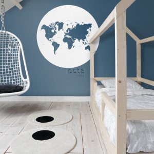 ESTAhome zelfklevende behangcirkel wereldkaart blauw – Ø 140 cm – 1590