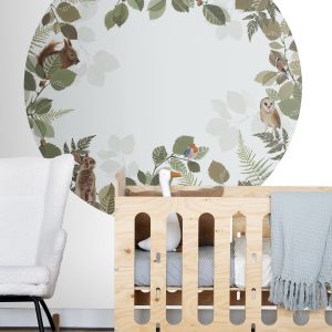 ESTAhome zelfklevende behangcirkel bosdieren groen en bruin – Ø 140 cm ESTAhome zelfklevende behangcirkel bosdieren groen en bruin – Ø 140 cm
