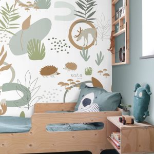 ESTAhome fotobehang bos met bosdieren vergrijsd groen en beige – 200 x