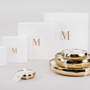 J-Line geurkaars M-Chic – Oud & Amber – metaal – goud – small – 18U J-Line geurkaars M-Chic – Oud & Amber – metaal – goud – small – 18U