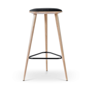 Fameg Finn houten barkruk whitewash met zitkussen – 78 cm Fameg Finn houten barkruk whitewash met zitkussen – 78 cm