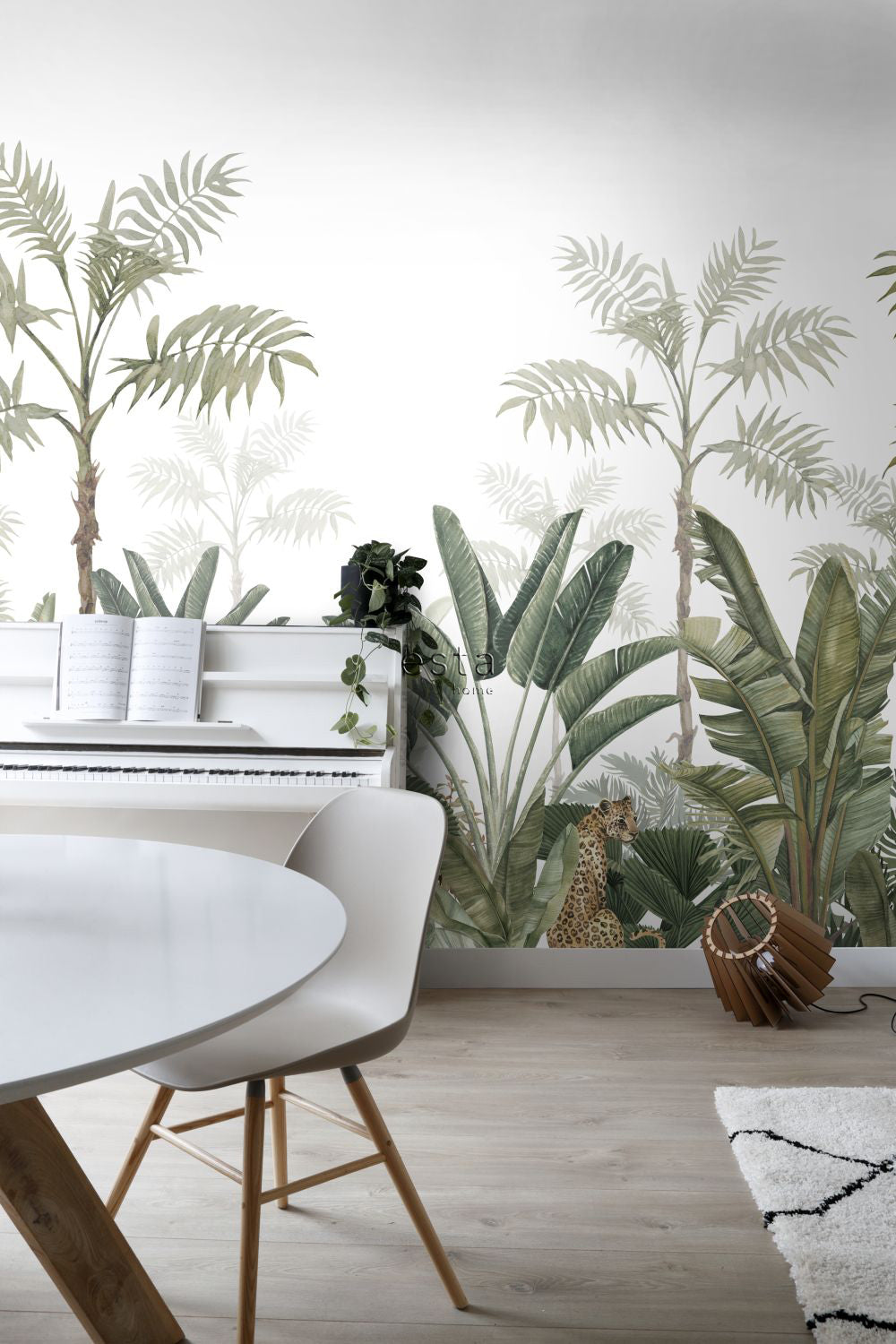 ESTAhome fotobehang jungle-motief wit en vergrijsd olijfgroen - 300 x