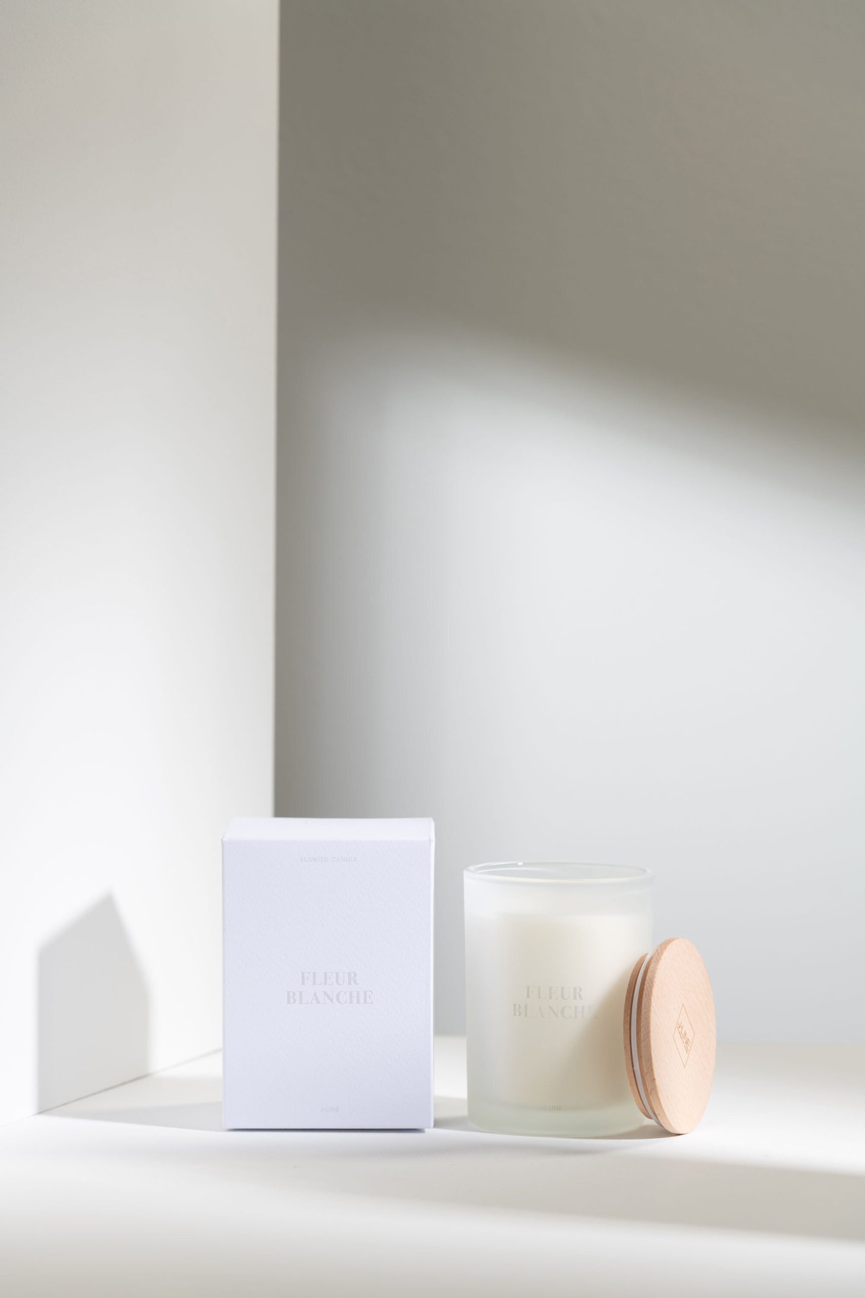 J-Line geurkaars Accords Essentiels - Fleur Blanche - wit - 38U