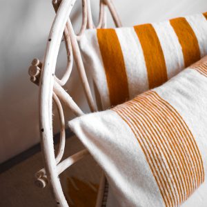 Household Hardware – kussen – Handgemaakt- Mosterd Household Hardware – kussen – Handgemaakt- Mosterd