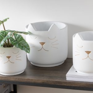 J-Line bloempot Kat voor binnen – cement – wit/goud – medium – Ø 16 cm J-Line bloempot Kat voor binnen – cement – wit/goud – medium – Ø 16 cm