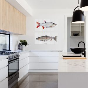ESTAhome muursticker vis warm grijs en zalm roze – 97 x 48.5 cm – 1590 ESTAhome muursticker vis warm grijs en zalm roze – 97 x 48.5 cm – 1590