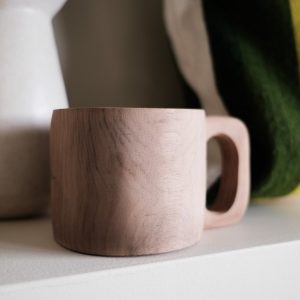 Household Hardware – Mok – Walnoothout – Handgemaakt Household Hardware – Mok – Walnoothout – Handgemaakt