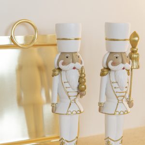 J-Line figuur Notenkraker – polyresin – wit/goud – small – 2 stuks J-Line figuur Notenkraker – polyresin – wit/goud – small – 2 stuks