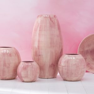 J-Line bloempot Handgeschilderd – keramiek – roze – large – Ø 28 cm J-Line bloempot Handgeschilderd – keramiek – roze – large – Ø 28 cm