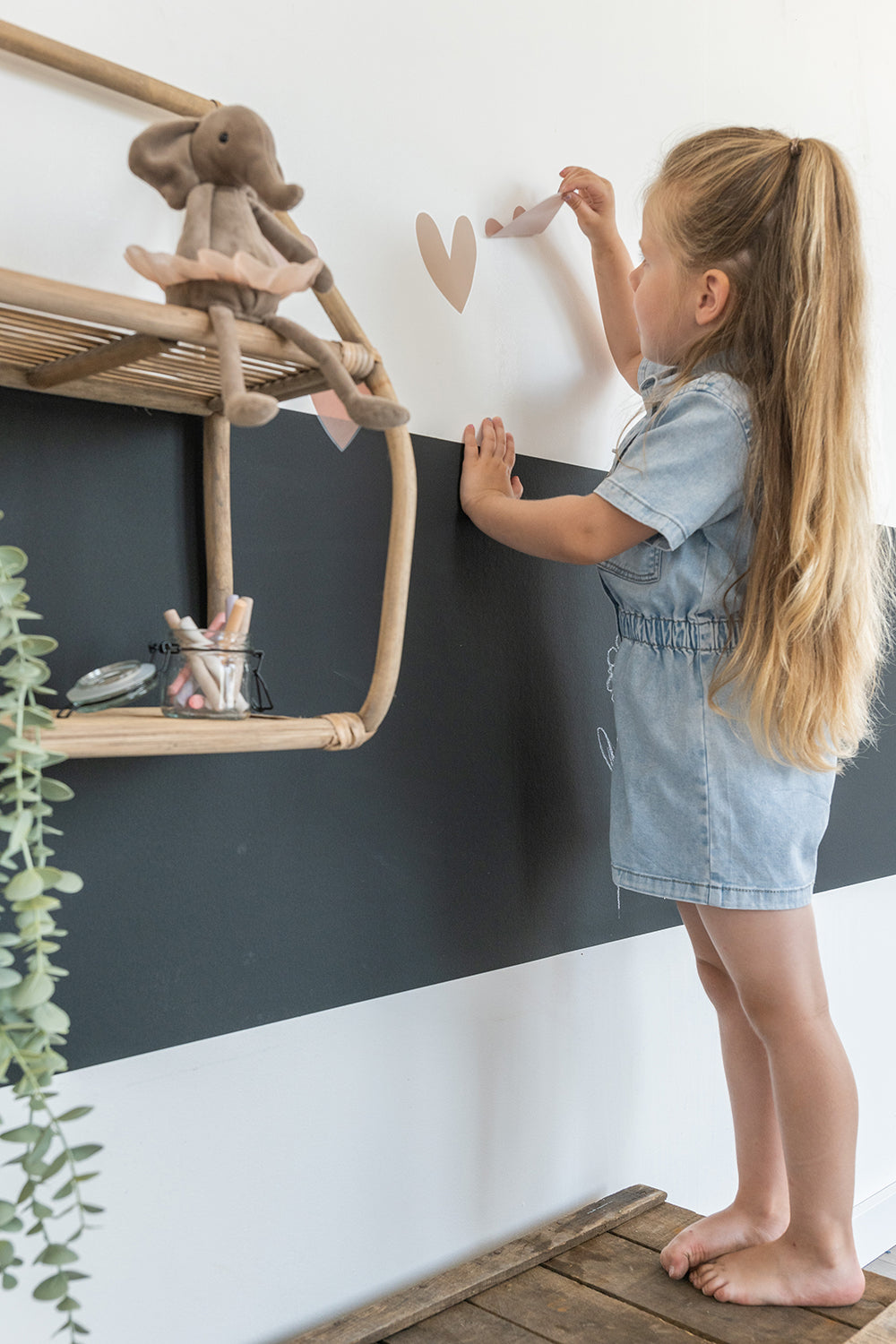 ESTAhome muursticker hartjes terracotta, roze en beige - 47.5 x 66 cm
