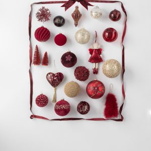 J-Line kersthanger Kerstboom – veren – rood – 3 stuks J-Line kersthanger Kerstboom – veren – rood – 3 stuks