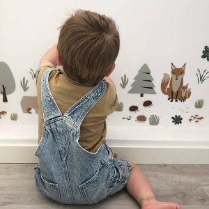 ESTAhome muursticker bos met bosdieren beige en mintgroen – 47.5 x 66 ESTAhome muursticker bos met bosdieren beige en mintgroen – 47.5 x 66