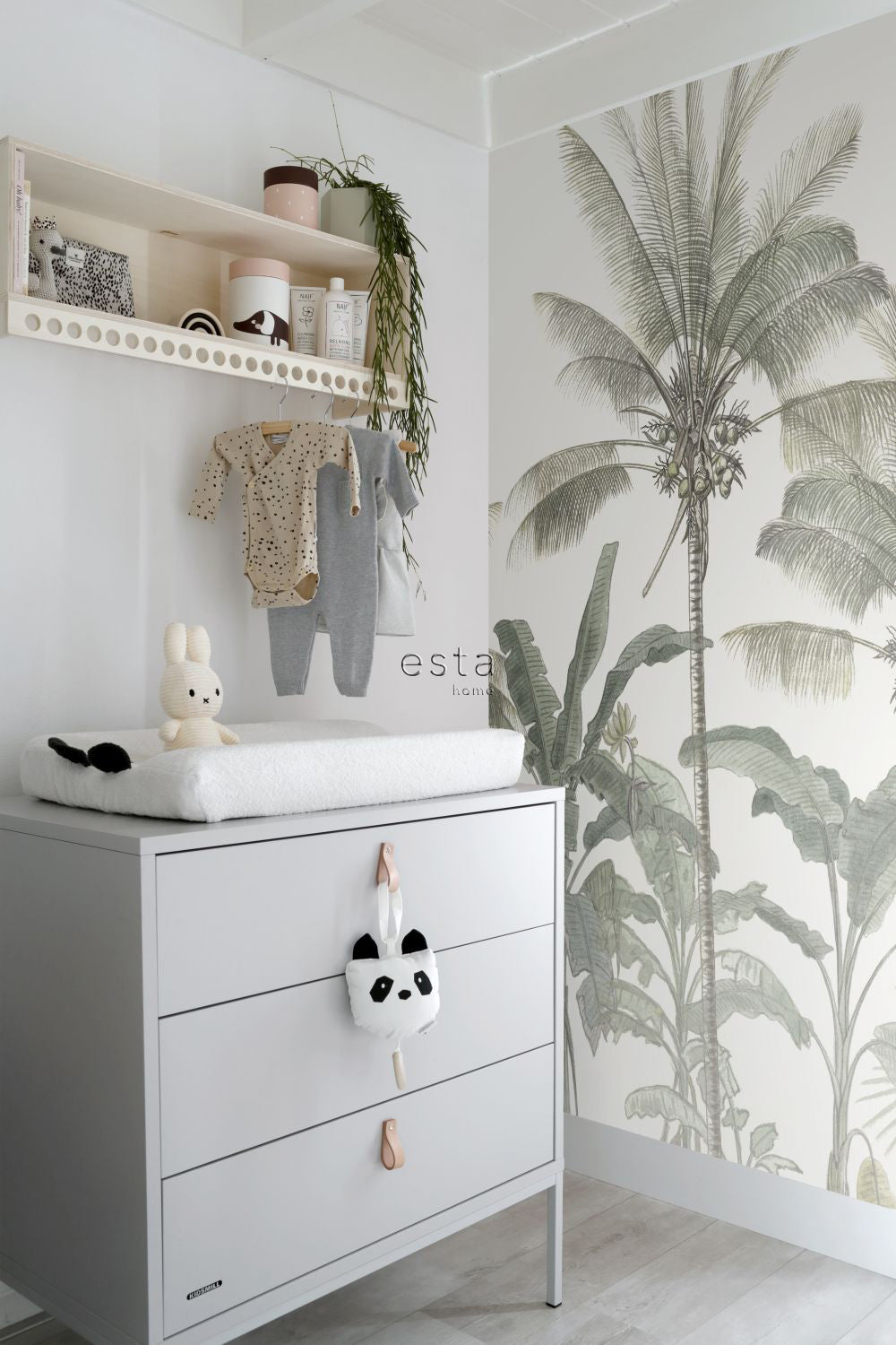 ESTAhome fotobehang palmbomen lichtbeige en vergrijsd groen - 200 x 27